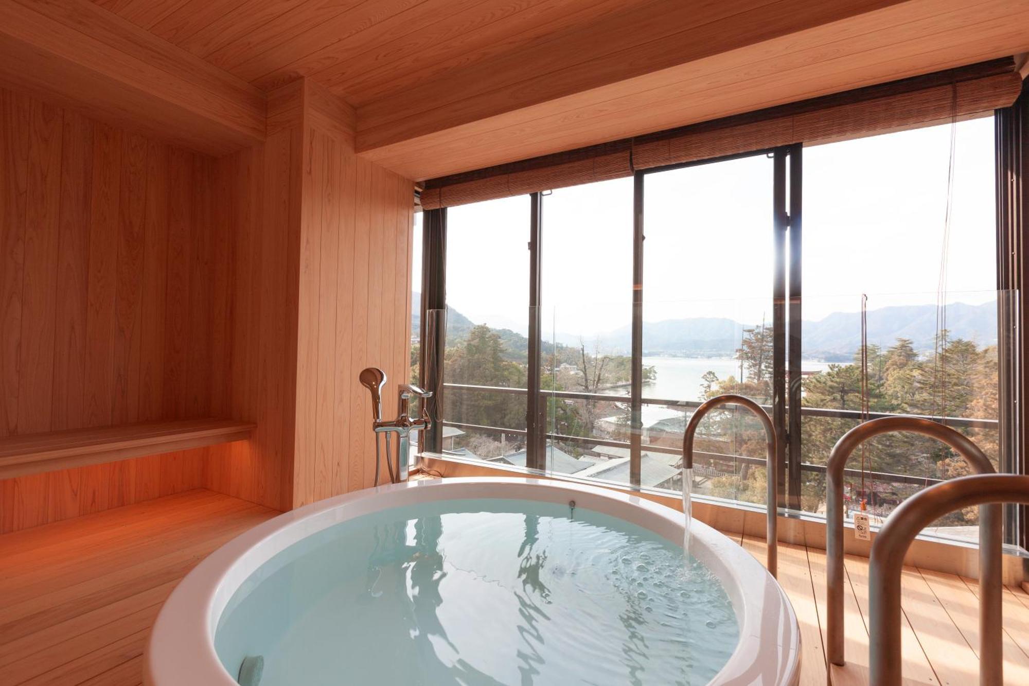 Miyajima Grand Hotel Arimoto Хацукаити Экстерьер фото