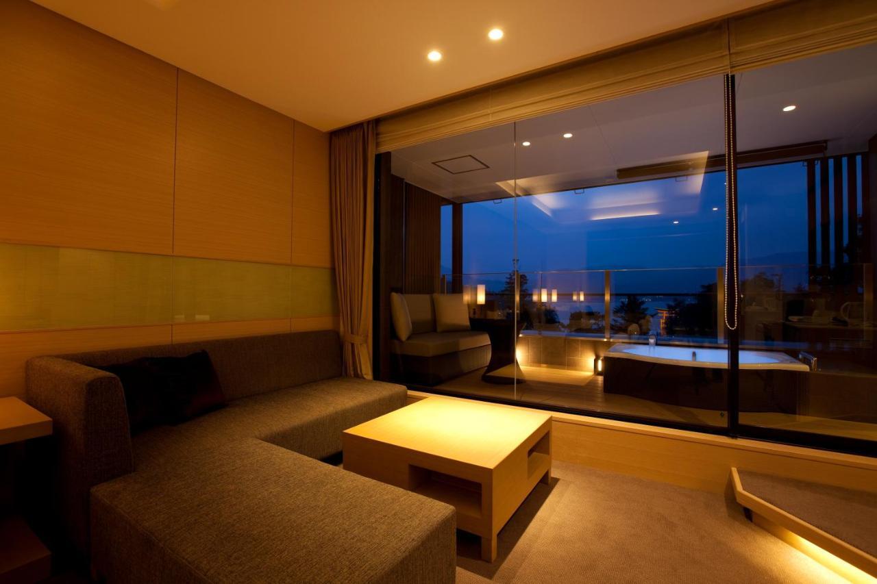 Miyajima Grand Hotel Arimoto Хацукаити Экстерьер фото